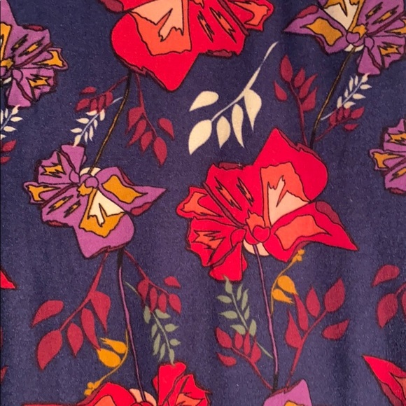 LulaRoe TC tall and curvy leggings - Picture 3 of 4